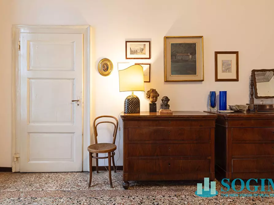 Immagine 28 di Villa in vendita  in Via Volta a Monza