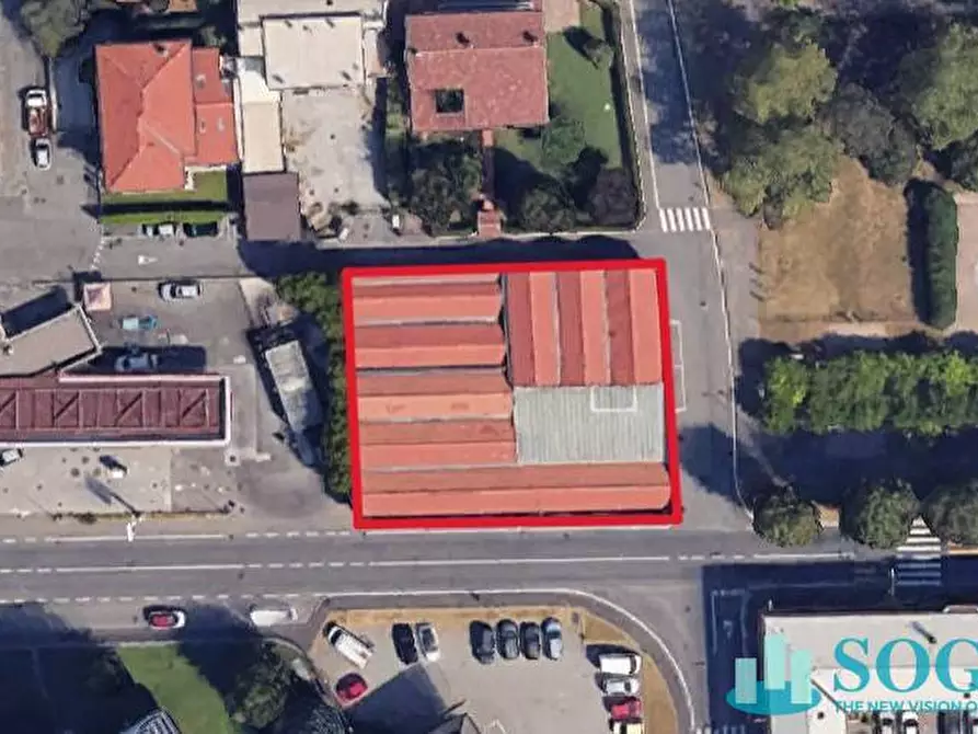 Immagine 2 di Locale commerciale in vendita  in Via Antonio Stoppani a Seregno