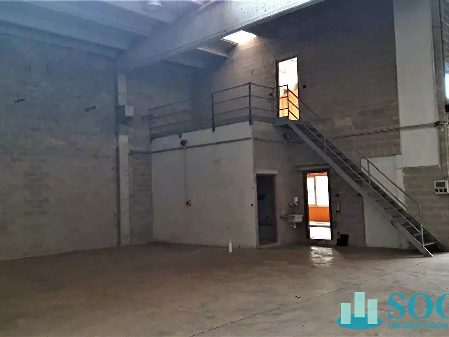 Immagine 2 di Capannone industriale in vendita  in Via Giancarlo Puecher a Pozzuolo Martesana
