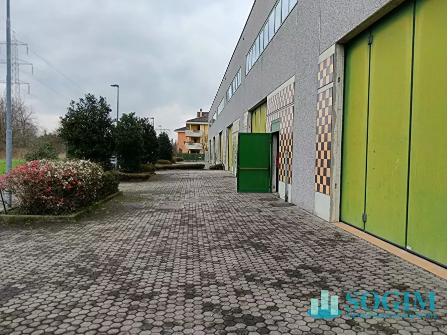 Immagine 22 di Capannone industriale in affitto  in Via Beato Don Carlo Gnocchi a Macherio