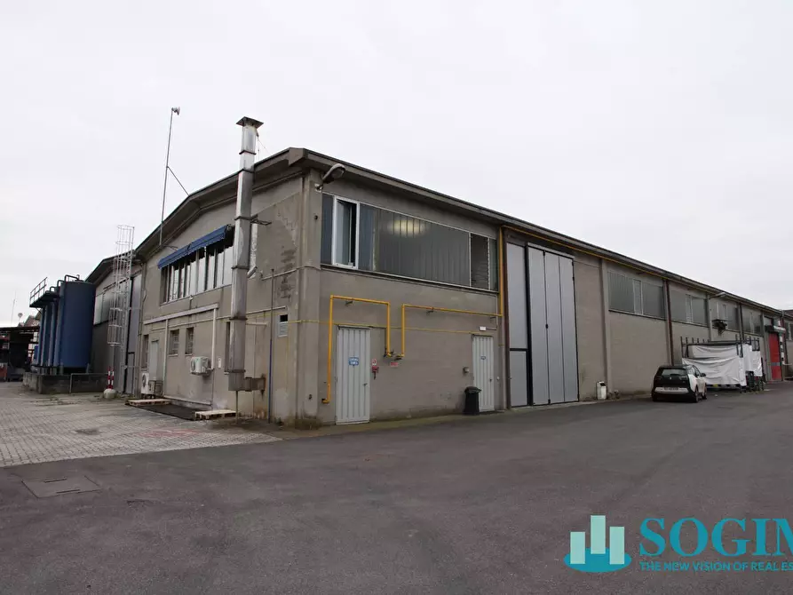 Immagine 2 di Capannone industriale in vendita  in via pascoli a Basiano