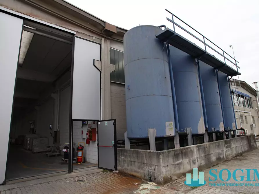 Immagine 4 di Capannone industriale in vendita  in via pascoli a Basiano