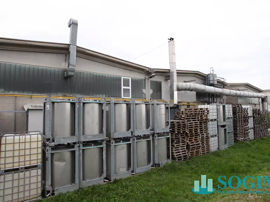 Immagine 14 di Capannone industriale in vendita  in via pascoli a Basiano