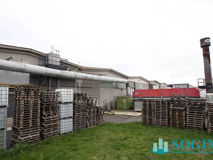 Immagine 15 di Capannone industriale in vendita  in via pascoli a Basiano