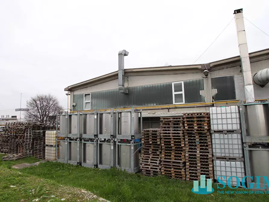 Immagine 16 di Capannone industriale in vendita  in via pascoli a Basiano