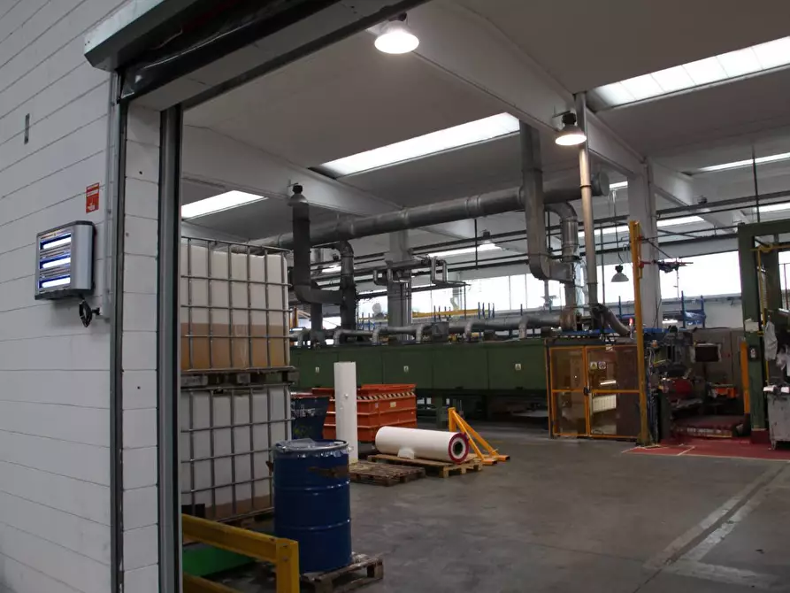 Immagine 26 di Capannone industriale in vendita  in via pascoli a Basiano