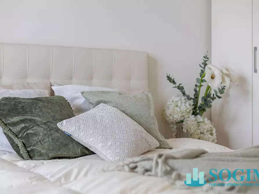 Immagine 28 di Appartamento in vendita  in via lorenteggio a Milano