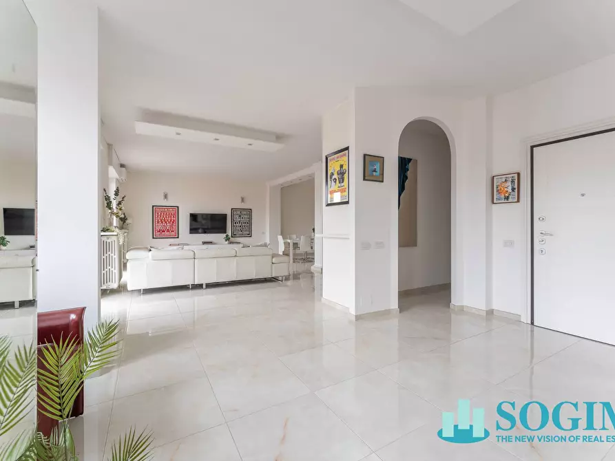 Immagine 13 di Appartamento in vendita  in via lorenteggio a Milano