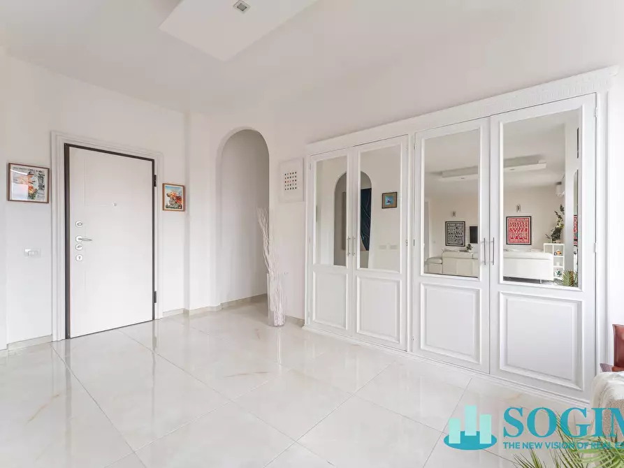 Immagine 7 di Appartamento in vendita  in via lorenteggio a Milano