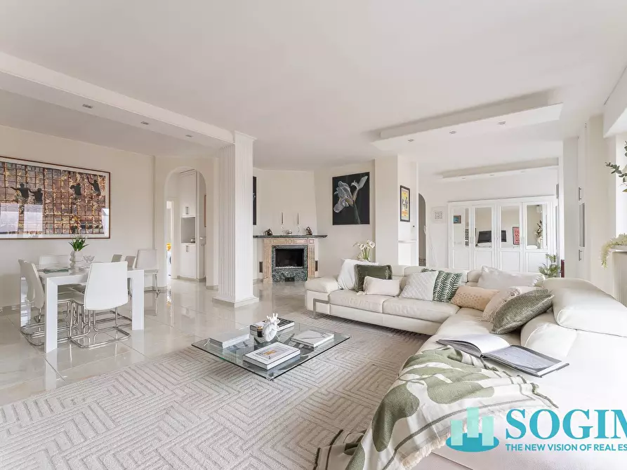 Immagine 18 di Appartamento in vendita  in via lorenteggio a Milano