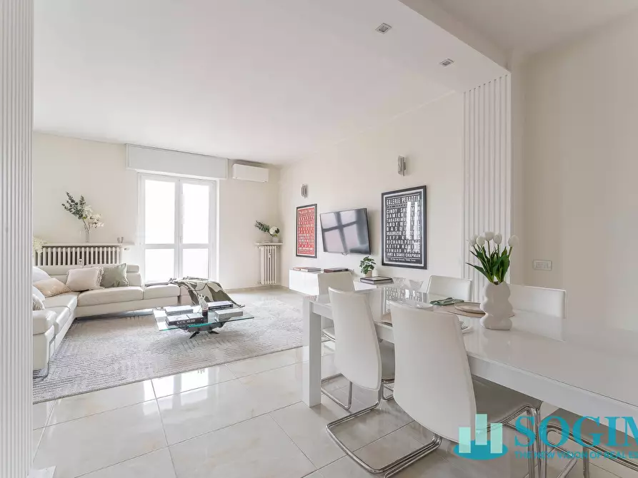 Immagine 20 di Appartamento in vendita  in via lorenteggio a Milano