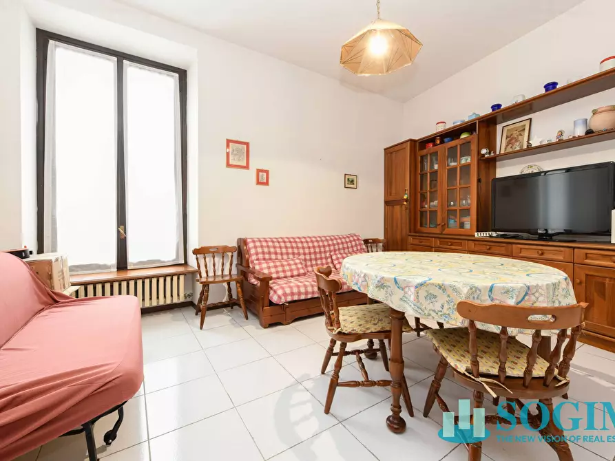 Immagine 2 di Appartamento in vendita  in via spiaggia d'oro a Salò