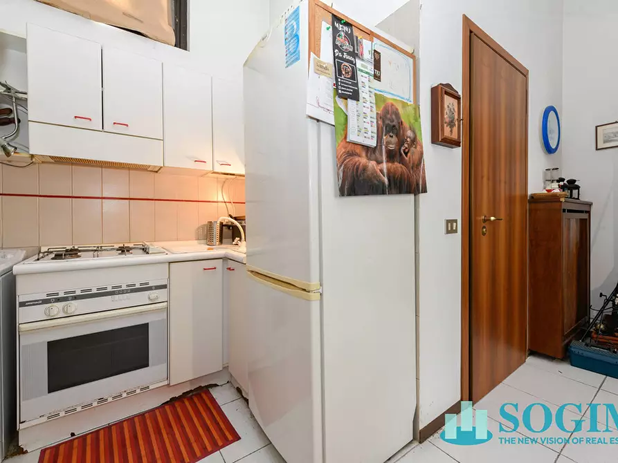 Immagine 9 di Appartamento in vendita  in via spiaggia d'oro a Salò