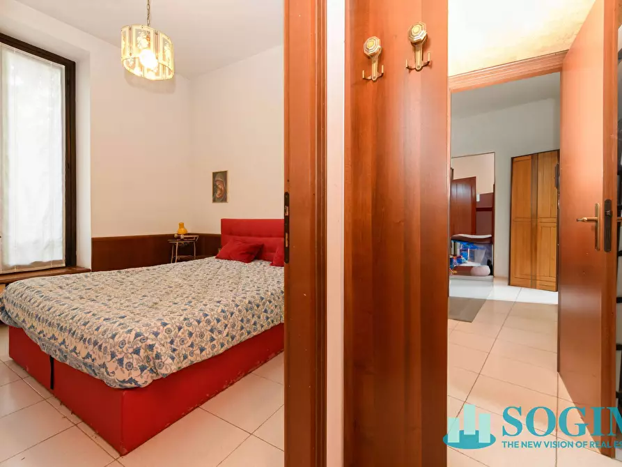 Immagine 11 di Appartamento in vendita  in via spiaggia d'oro a Salò