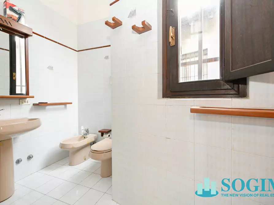 Immagine 17 di Appartamento in vendita  in via spiaggia d'oro a Salò