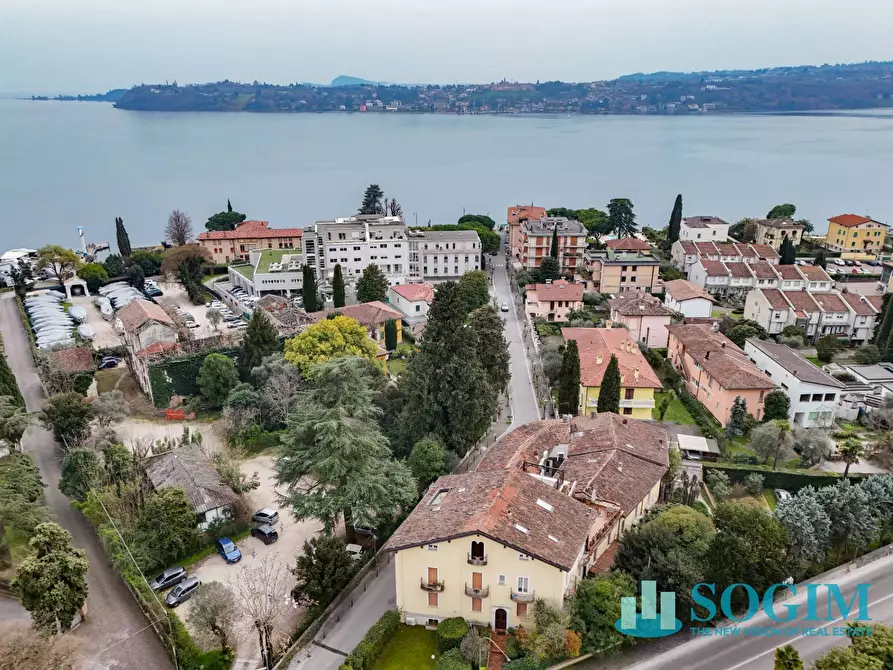 Immagine 26 di Appartamento in vendita  in via spiaggia d'oro a Salò