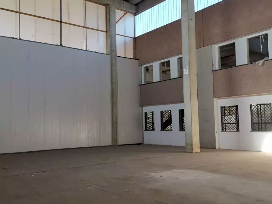 Immagine 5 di Capannone industriale in affitto  in Via Sirtori a Rho