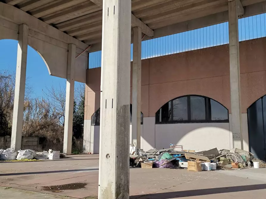 Immagine 8 di Capannone industriale in affitto  in Via Sirtori a Rho