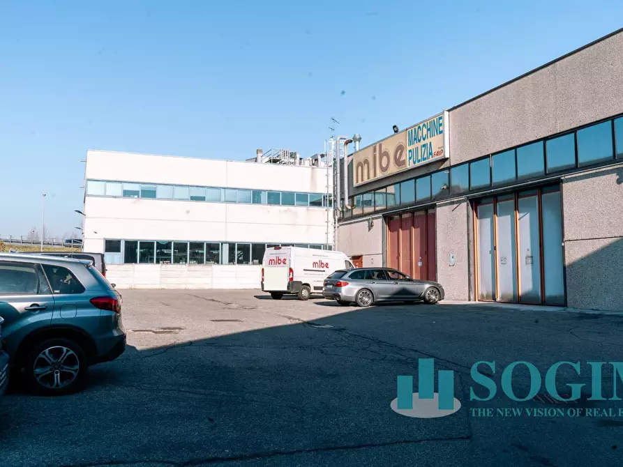 Immagine 21 di Ufficio in affitto  in Viale Valtellina a Cinisello Balsamo