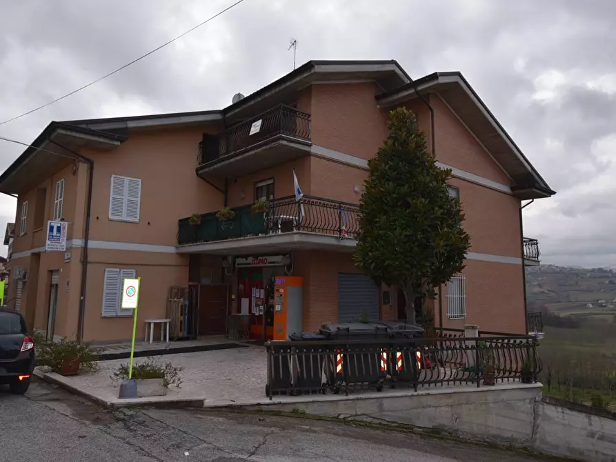 Immagine 1 di Appartamento in vendita  in monsampietro morico a Monsampietro Morico