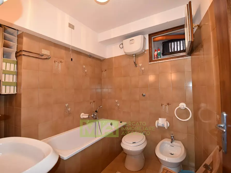 Immagine 10 di Appartamento in vendita  in largo decio filipponi a Sarnano