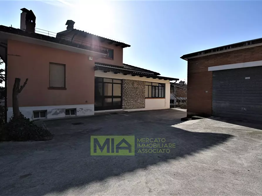 Immagine 7 di Villa in vendita  in fabio filzi a Amandola