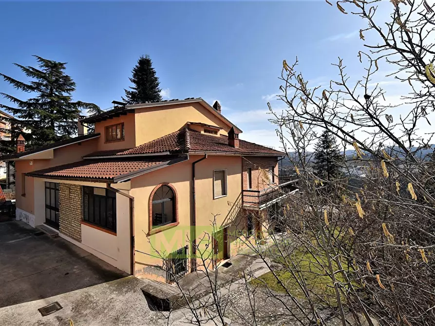 Immagine 1 di Villa in vendita  in fabio filzi a Amandola