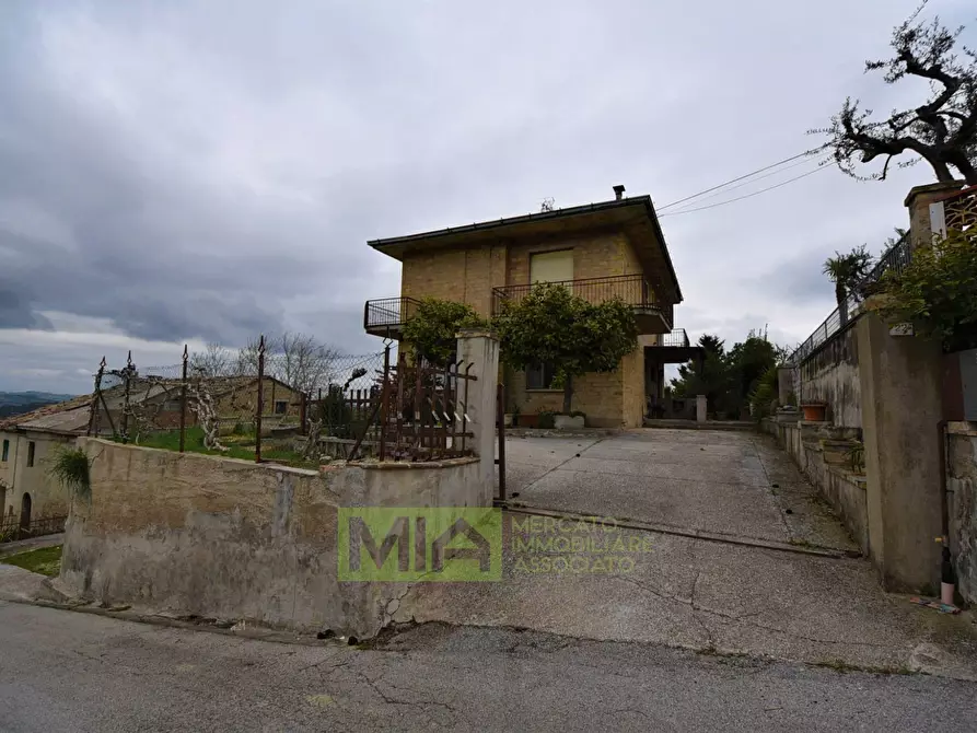 Immagine 1 di Casa indipendente in vendita  in via Bora a Ponzano Di Fermo