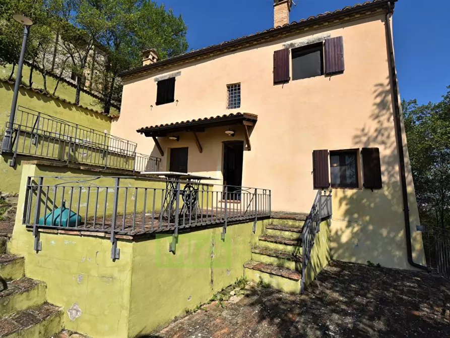 Immagine 2 di Casa indipendente in vendita  in Contrada Migliarucci a Sarnano