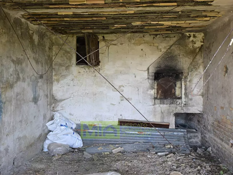 Immagine 13 di Rustico / casale in vendita  in contrada corneto a Carassai