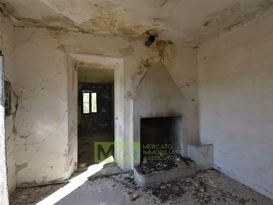 Immagine 14 di Rustico / casale in vendita  in contrada corneto a Carassai