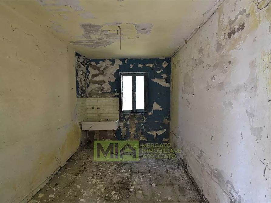 Immagine 15 di Rustico / casale in vendita  in contrada corneto a Carassai