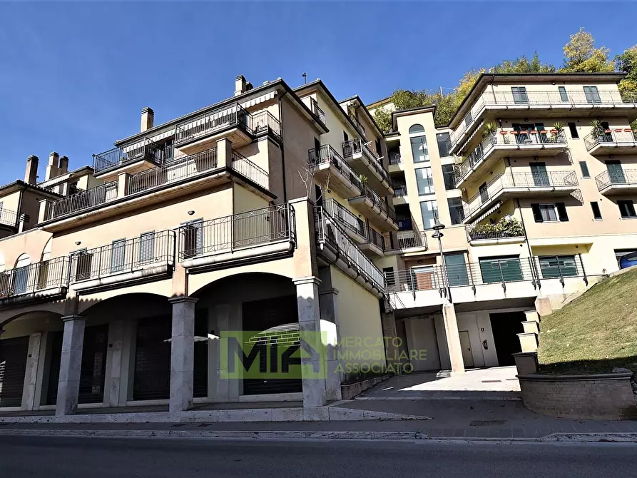 Immagine 2 di Appartamento in vendita  a Amandola