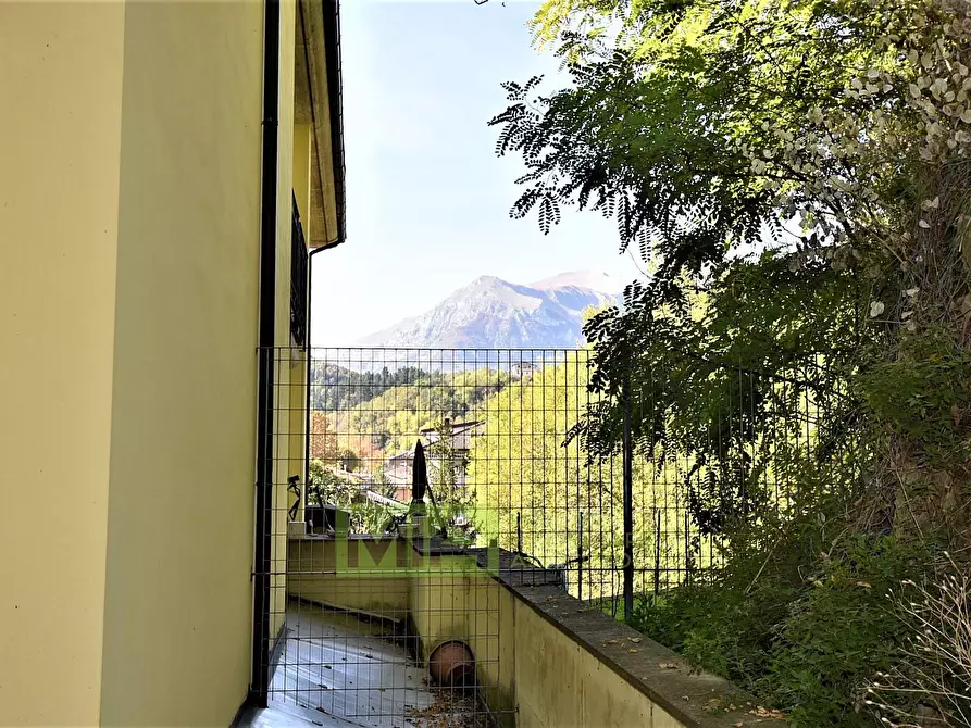 Immagine 7 di Appartamento in vendita  a Amandola