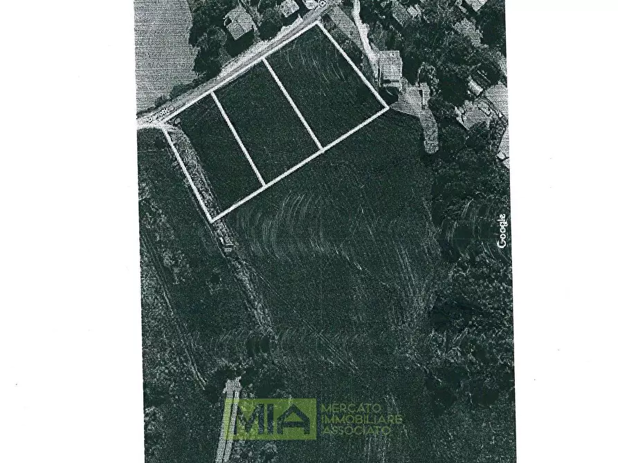 Immagine 7 di Terreno residenziale in vendita  in FRAZ CAMPANOTICO a Sarnano