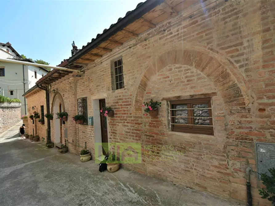 Immagine 1 di Casa indipendente in vendita  in via Guglielmucci a Amandola
