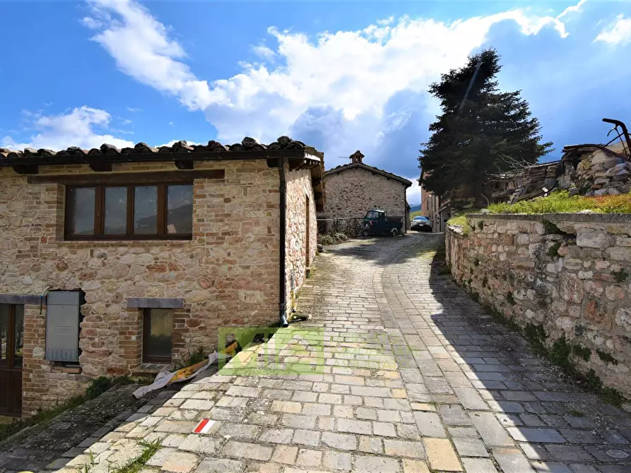 Immagine 6 di Casa indipendente in vendita  in Lo. Capovalle a Amandola