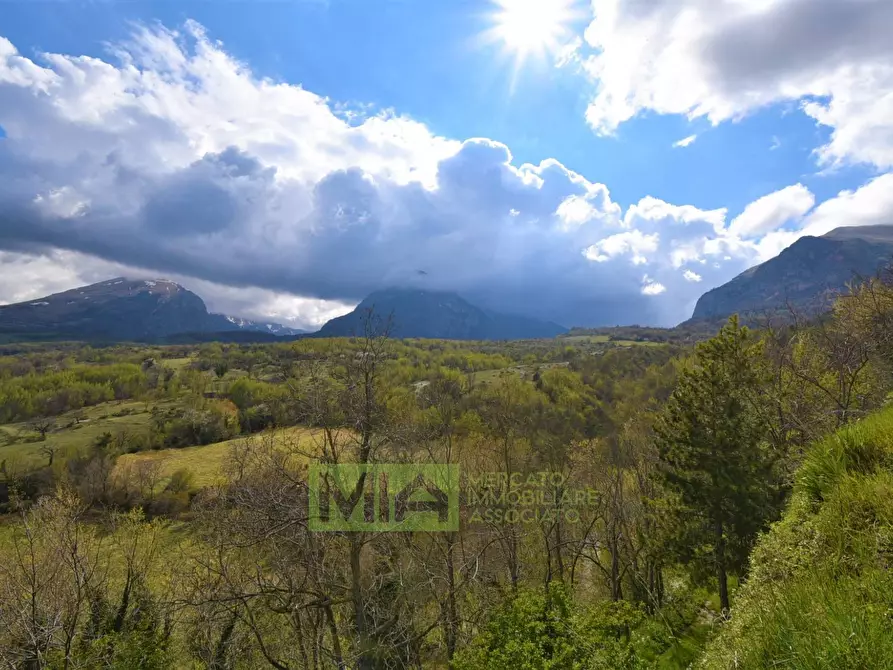 Immagine 7 di Casa indipendente in vendita  in Lo. Capovalle a Amandola