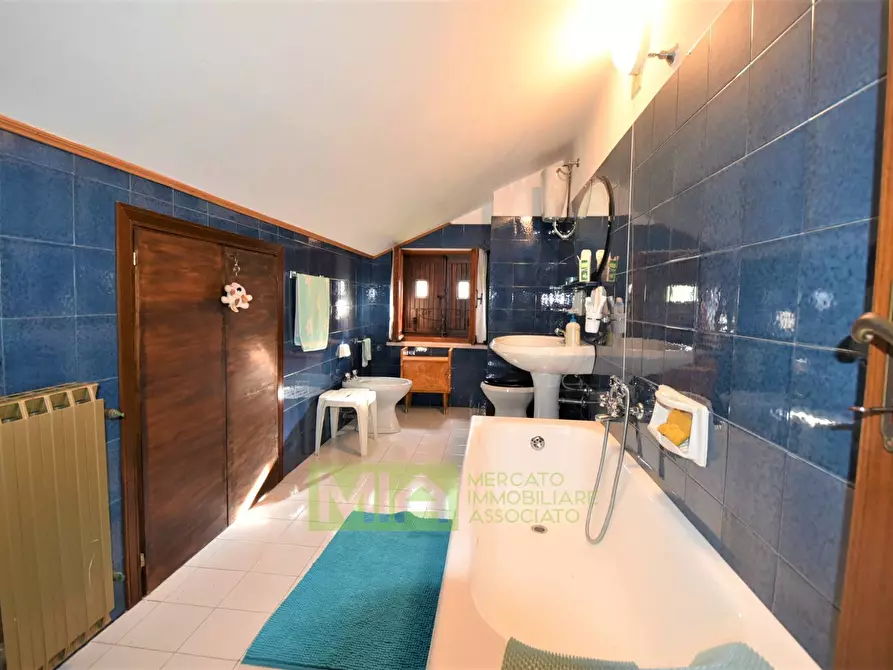 Immagine 28 di Villa in vendita  in Loc. Montazzolino a Montefortino