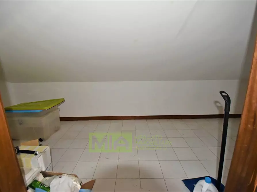 Immagine 29 di Villa in vendita  in Loc. Montazzolino a Montefortino