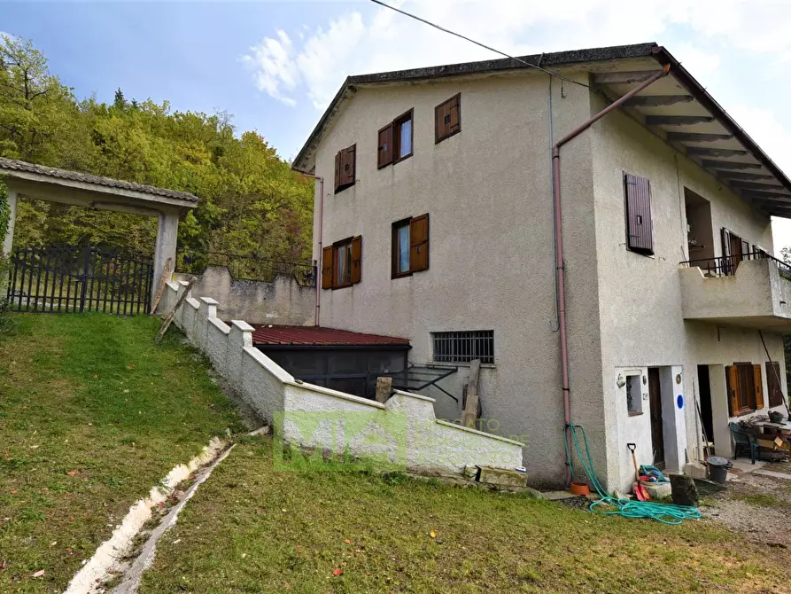 Immagine 7 di Villa in vendita  in Loc. Montazzolino a Montefortino