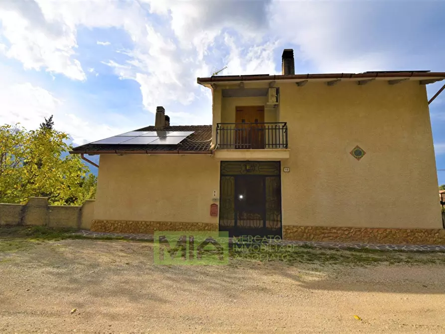 Immagine 6 di Villa in vendita  in Loc. Montazzolino a Montefortino