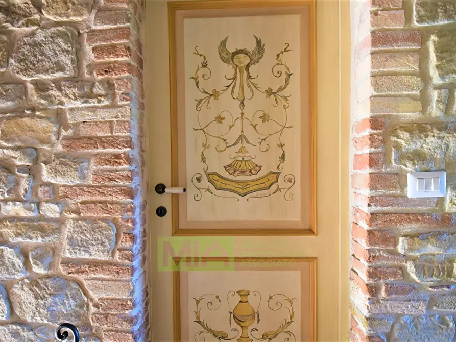 Immagine 30 di Rustico / casale in vendita  in C.DA VALLE a Gualdo