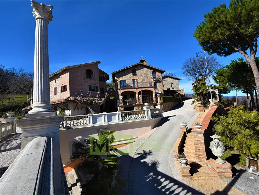 Immagine 4 di Villa in vendita  in contrada Pretattoni a Montefortino