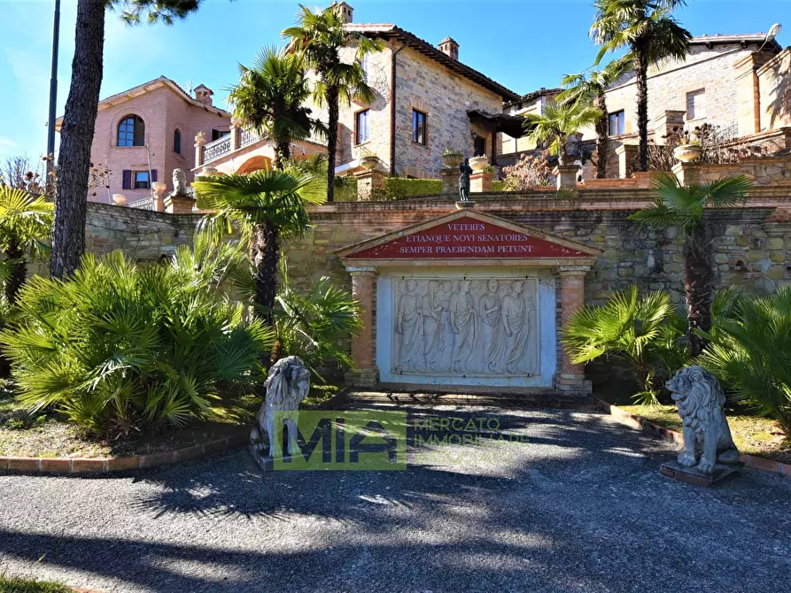 Immagine 15 di Villa in vendita  in contrada Pretattoni a Montefortino