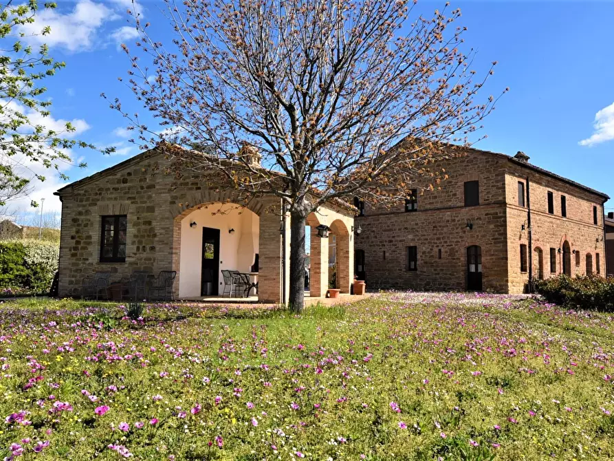 Immagine 3 di Rustico / casale in vendita  in via Belvedere a Gualdo