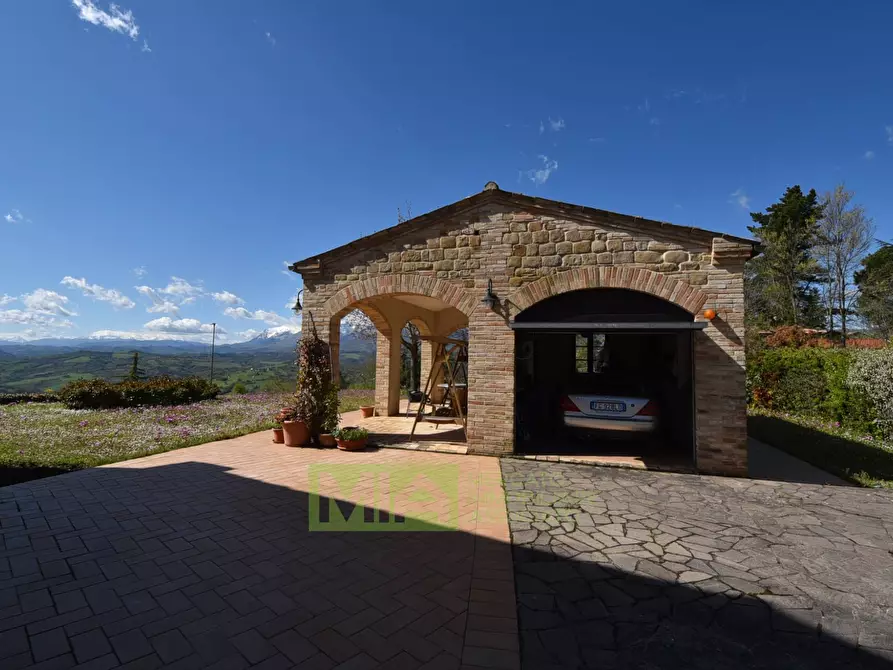 Immagine 10 di Rustico / casale in vendita  in via Belvedere a Gualdo