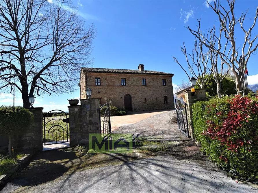 Immagine 2 di Rustico / casale in vendita  in via Belvedere a Gualdo