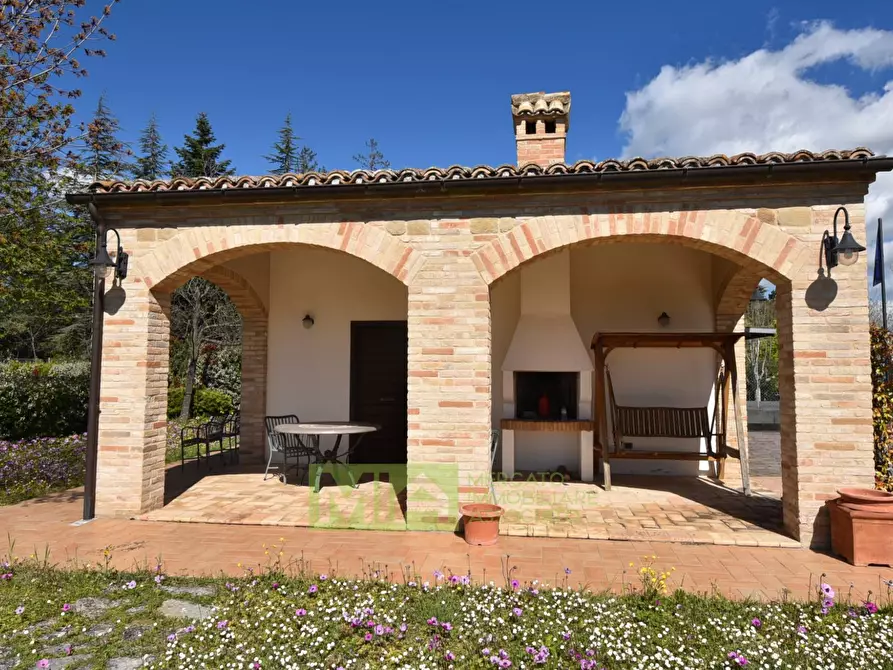 Immagine 7 di Rustico / casale in vendita  in via Belvedere a Gualdo