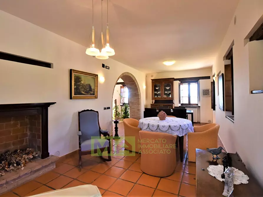 Immagine 21 di Rustico / casale in vendita  in via Belvedere a Gualdo